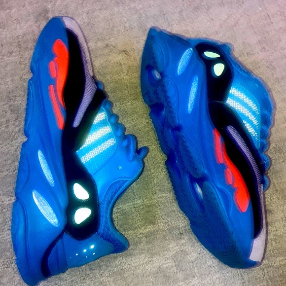 Yeezy 700 hi-res blue - Picture 2 of 3